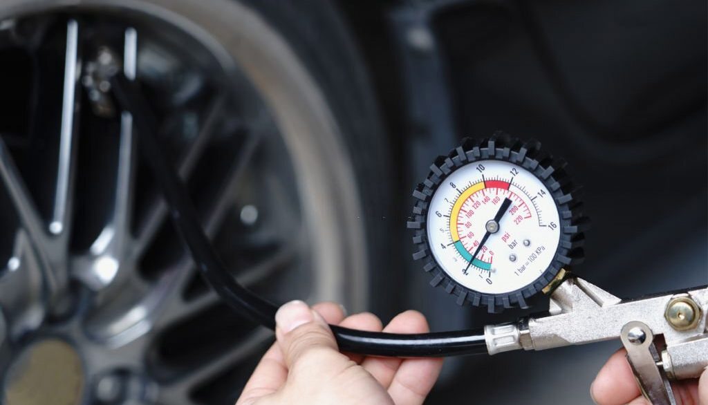 How Can You Keep The Two-Wheeler's Tyre Pressure Adequate For Smooth Driving?